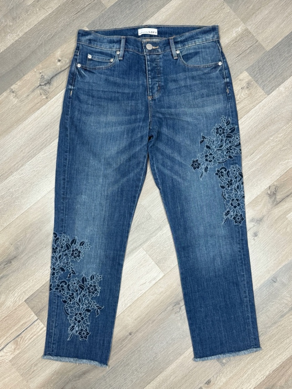 Loft Jeans 4‎ Blue Floral Embroidered Raw Hem Boyfriend Crop Boho Cottagecore - Picture 4 of 14